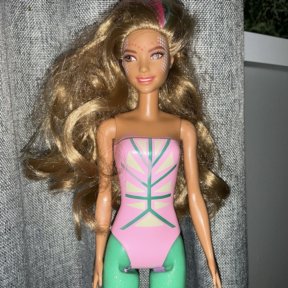 Barbie Pink Blue Hair Green Legs Color Reveal‎ Mermaid Fantasy Fashion Doll